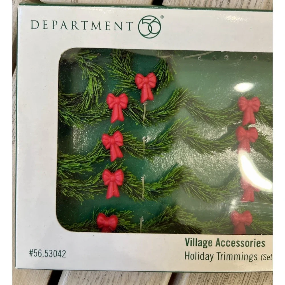 Department 56 Village Holiday Trimmings Garlands & Wreaths - Incomplete